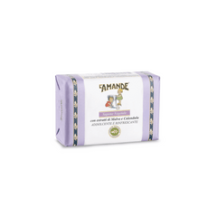 Vegetal soap enriched with organic essential oils of myrtle, juniper and helichrysum with skin-purifying and anti-free radical properties. WITH ESSENTIAL OILS OF ORGANIC SARDINIA FLOWERS AND BERRIES• COLOURING AND PRESERVATIVES FREE.  200ML